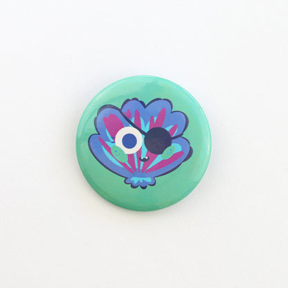 JULIESBUDDIES Button Pin Badge "Pirate Seashell"