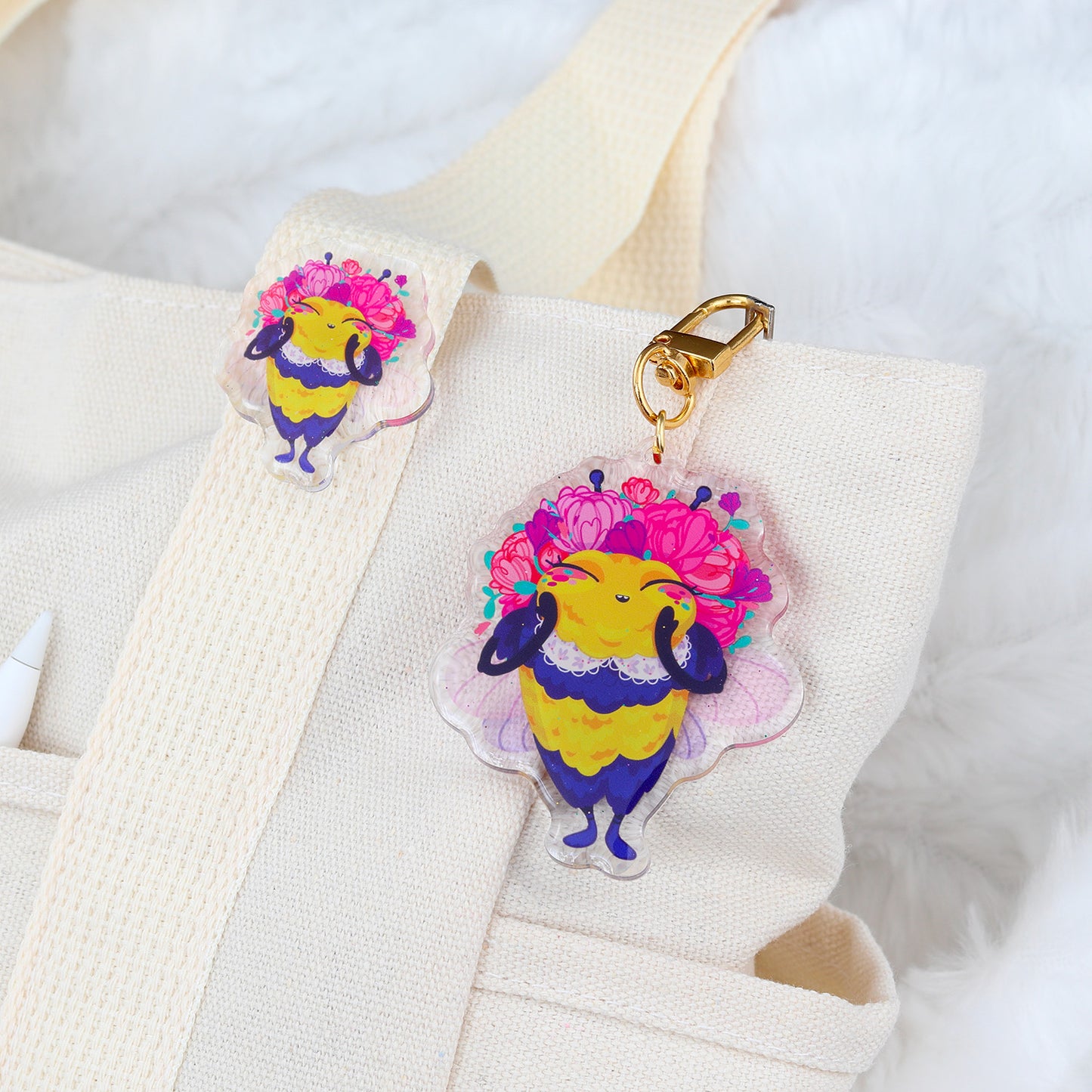 JULIESBUDDIES Porte-clés Abeille Fleurie en Acrylique