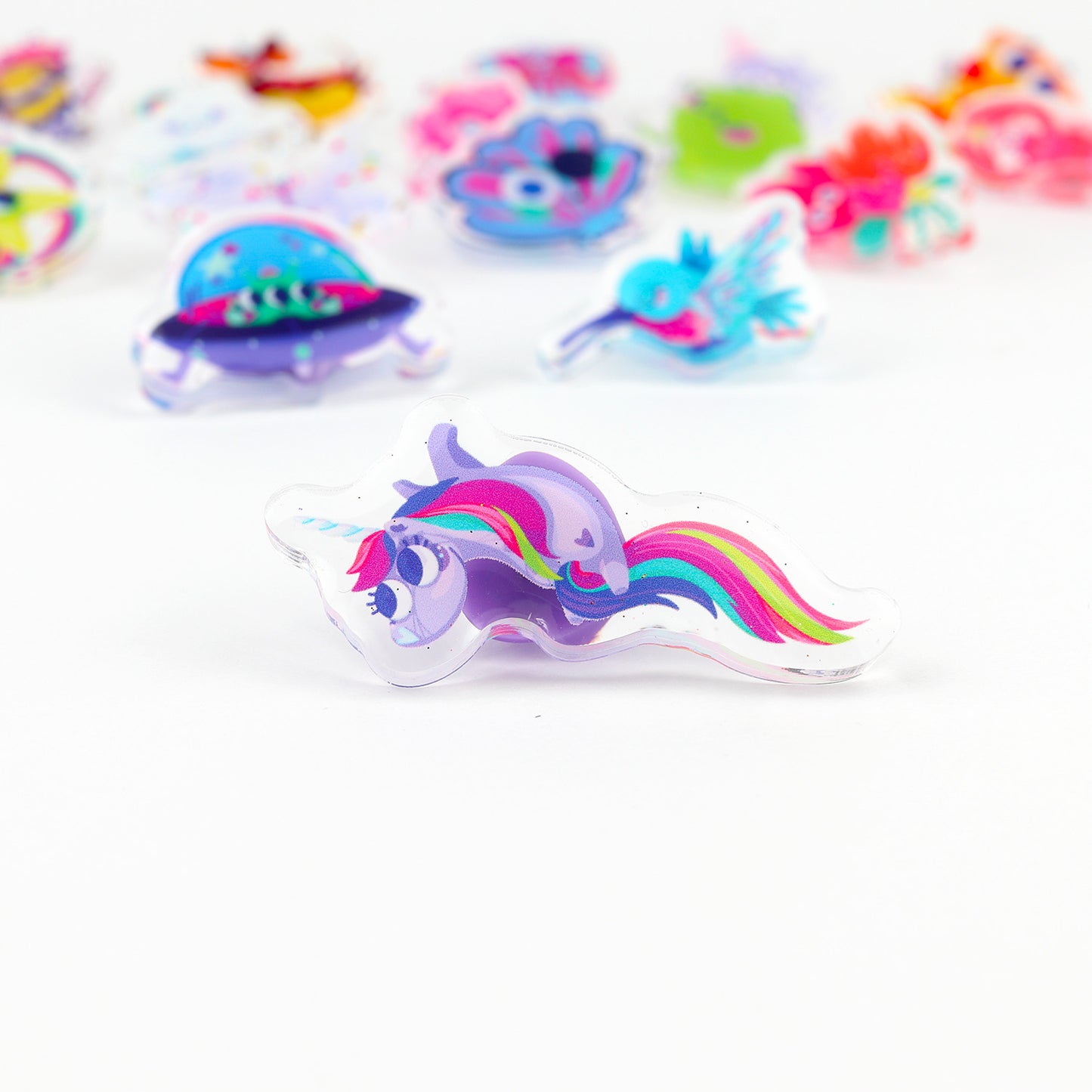 JULIESBUDDIES Pins Licorne arc-en-ciel en Acrylique
